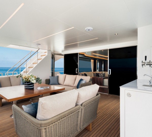 Yacht SUMO, Horizon Yachts | CHARTERWORLD Luxury Superyacht Charters